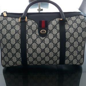 Authentic Vintage GUCCI GG Sherry handbag